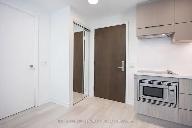 Additional image 13 of 39 Roehampton Ave Unit 2907