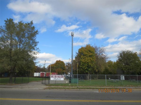 4744 Cadillac Blvd, Detroit, MI 48214