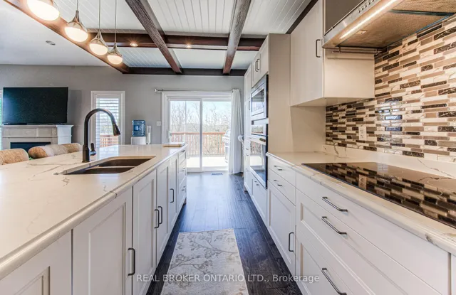 Additional image 16 of 900 Doon Village Rd Unit 4