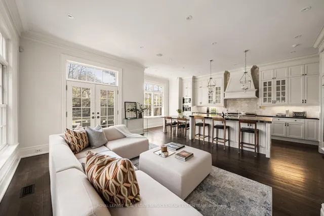 Additional image 13 of 243 Rose Park Dr