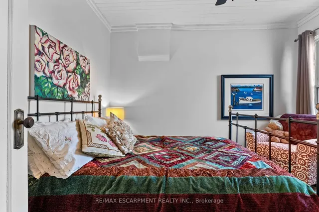 Additional image 27 of 54 Emerald St