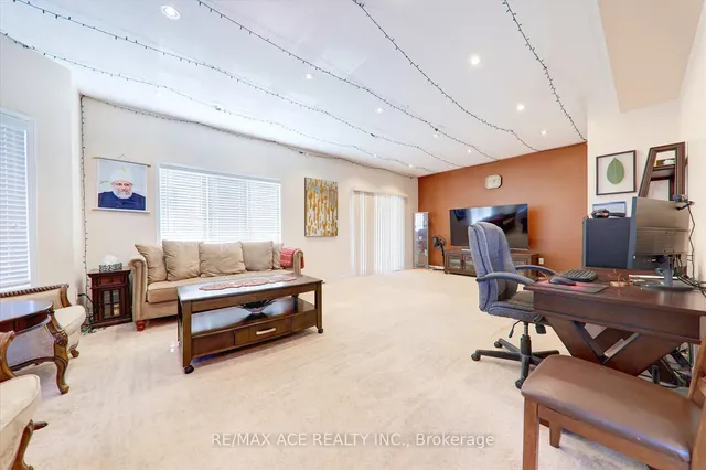 Additional image 11 of 27 Tillinghast Lane