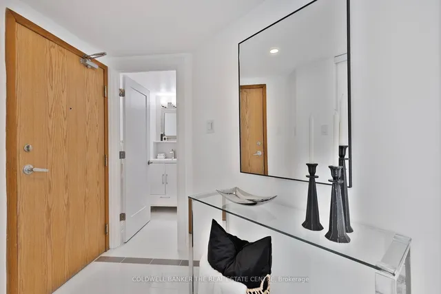 Additional image 8 of 99 Harbour Sq Unit 2002