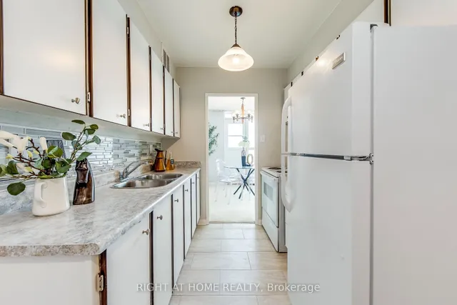 Additional image 19 of 45 Southport St Unit 412