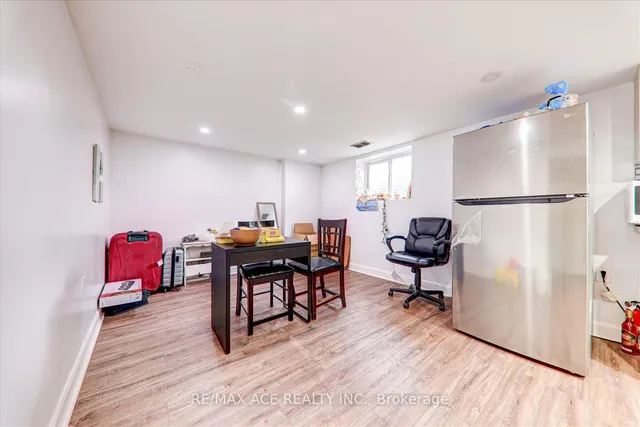 Additional image 6 of 12 Restever Gate