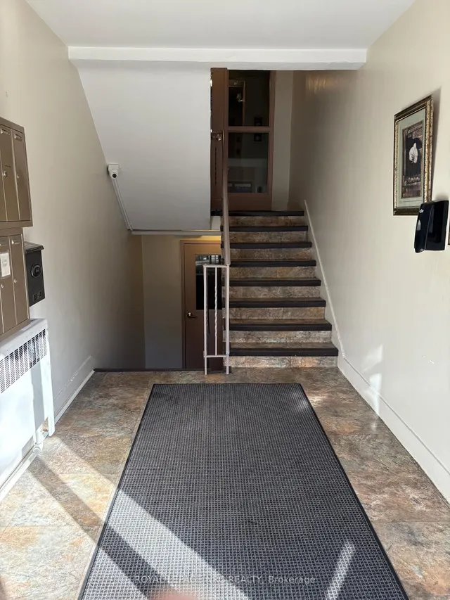 Additional image 7 of 227 Macnab St Unit 2