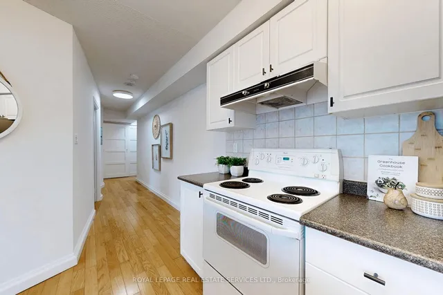 Additional image 12 of 650 Queens Quay Unit 216