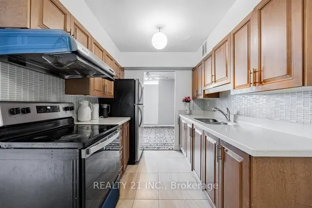 Additional image 20 of 180 Markham Rd Unit 512