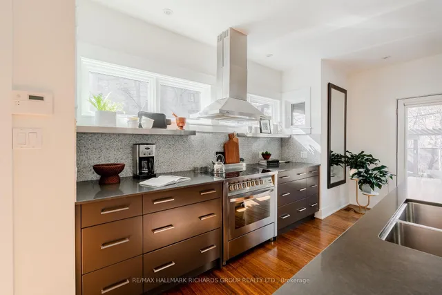 Additional image 10 of 12 Walter St