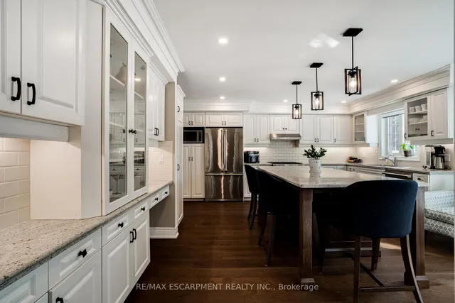 Additional image 12 of 148 Foxridge Dr