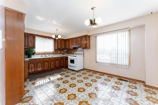 Additional image 13 of 532 Westmount Ave