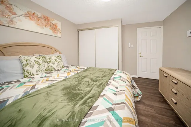 Additional image 29 of 26 Hercules Crt