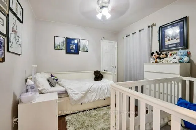 Primary image of 52 Marsh Rd