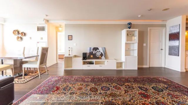 Additional image 30 of 77 Harbour Sq Unit 2412