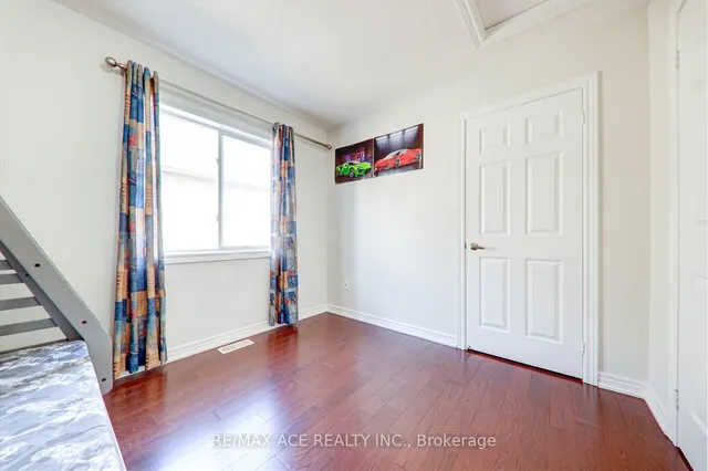 Additional image 27 of 27 Village Lake Cres