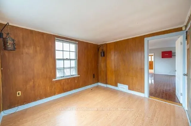 Additional image 15 of 2982 Bayview Ave