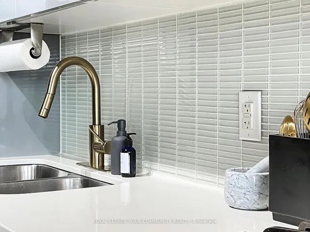 Additional image 22 of 319 Carlaw Ave Unit 403