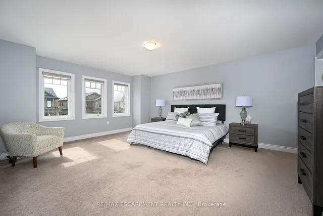 Additional image 31 of 300 Crafter Cres