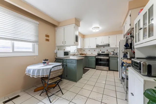 Additional image 11 of 258 Apache Tr