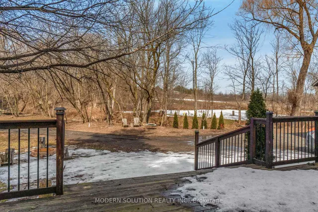 Additional image 33 of 3015 Dundas St