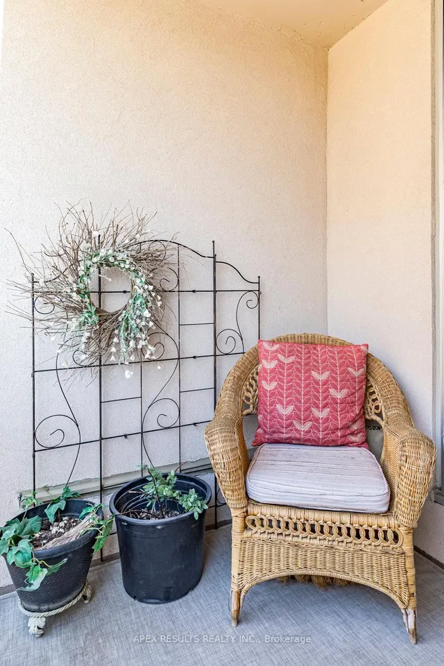 Additional image 16 of 1950 Main St Unit 405