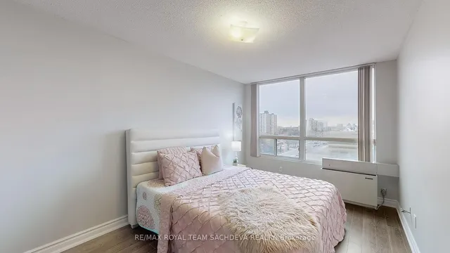 Additional image 32 of 1 Reidmount Ave Unit 903