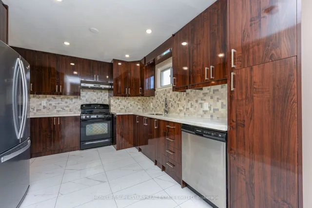Additional image 7 of 3424 Laddie Cres