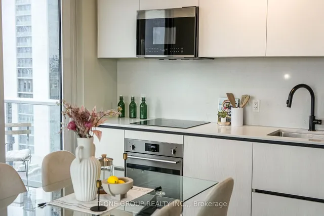 Additional image 6 of 108 Peter St Unit 1325