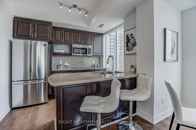 Additional image 12 of 35 Balmuto St Unit 3101