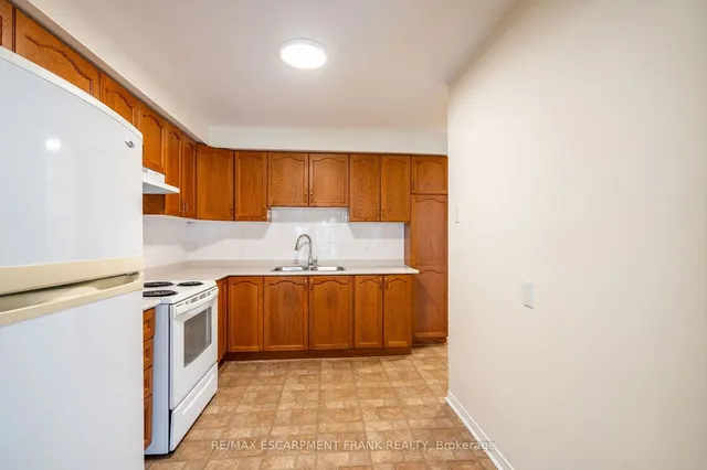 Additional image 10 of 1310 Upper Wentworth St Unit 7