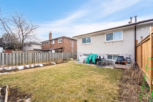 Additional image 27 of 6858 Darcel Ave