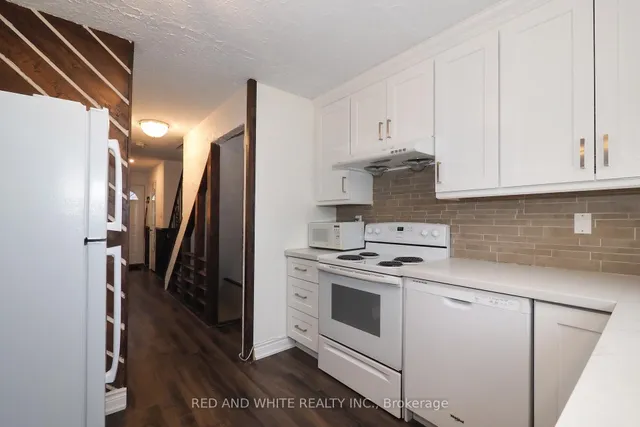 Additional image 13 of 25 Upper Canada Dr Unit 34