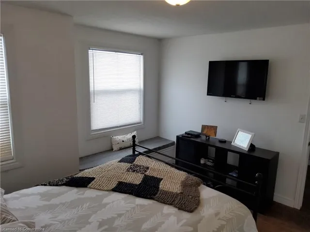 Additional image 16 of 18 Rideau Cres