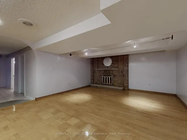 Additional image 23 of 33 Evenwood Ave