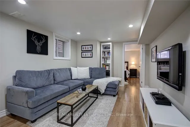 Additional image 13 of 96 Manitoba St