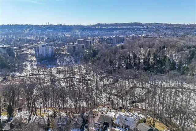 Additional image 47 of 50 Tweedsmuir Ave