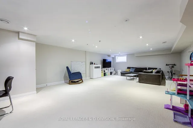 Additional image 35 of 76 Twenty Ninth St