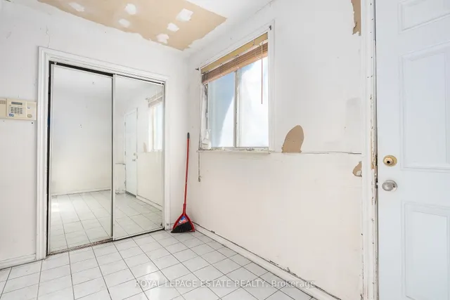 Additional image 5 of 876 Eastern Ave