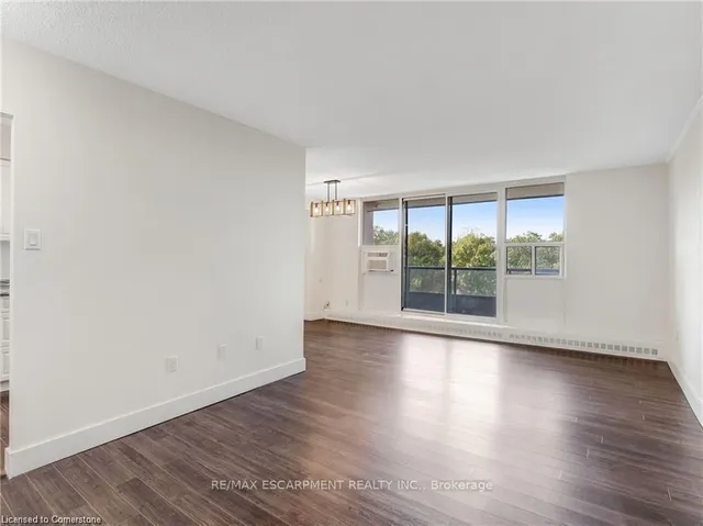 Additional image 14 of 1966 Main St Unit 1106