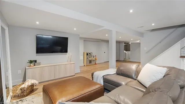 Additional image 20 of 4 Holt Ave