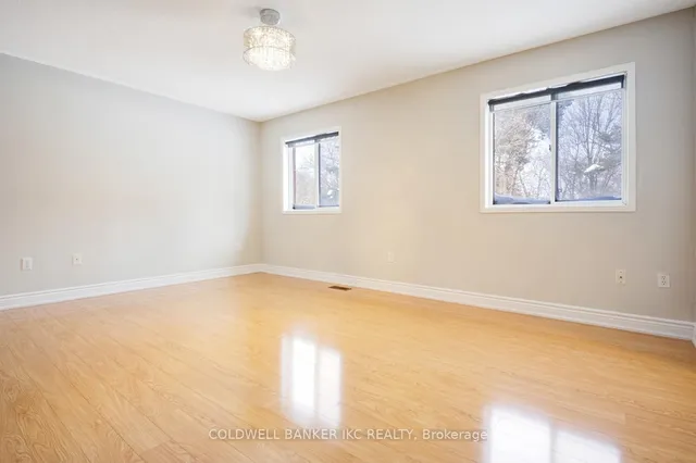 Additional image 22 of 25 Hollowgrove Blvd