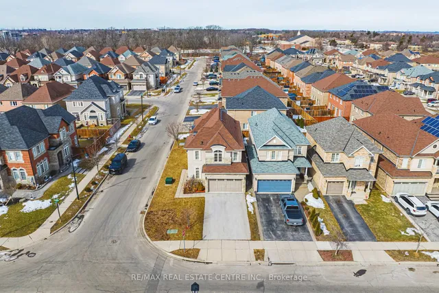 Additional image 43 of 107 Hazelton Ave