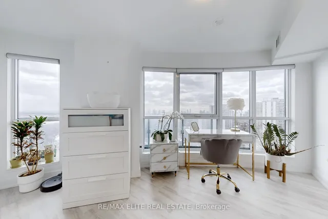 Additional image 14 of 585 Bloor St Unit 2418