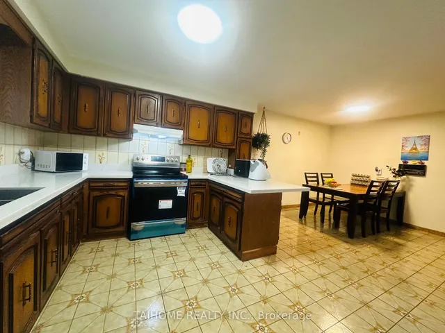 Additional image 5 of 639 Royal York Rd