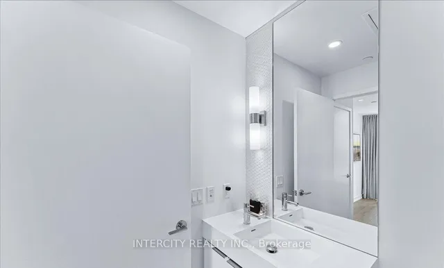 Additional image 35 of 33 Helendale Ave Unit 2407