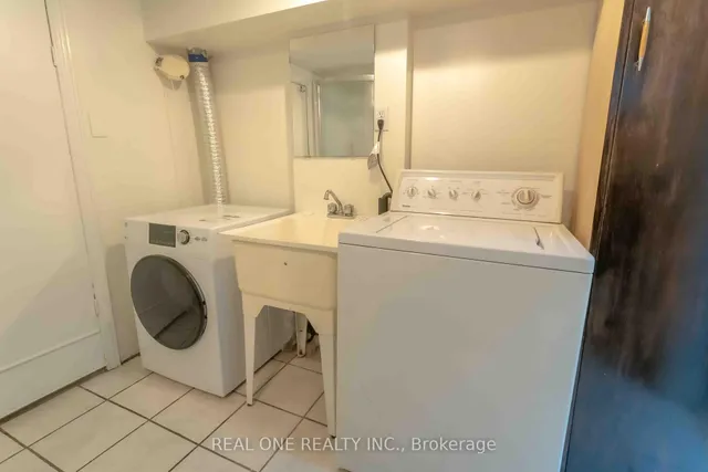 Additional image 34 of 21 Marlee Ave