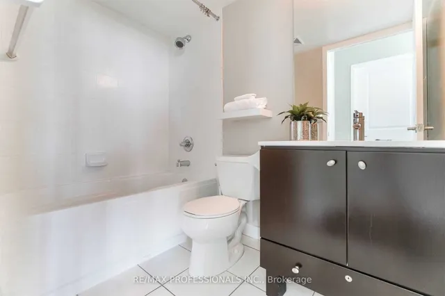 Additional image 29 of 225 Sherway Gardens Rd Unit 2007