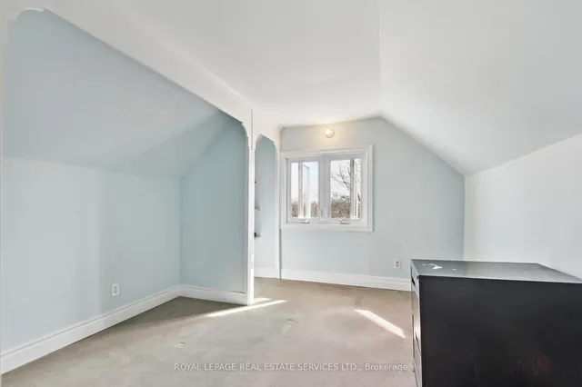 Additional image 22 of 43 Glenlake Ave