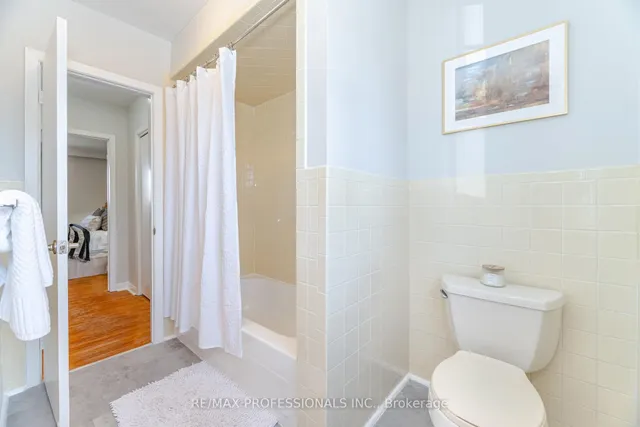 Additional image 24 of 37 Thicket Rd