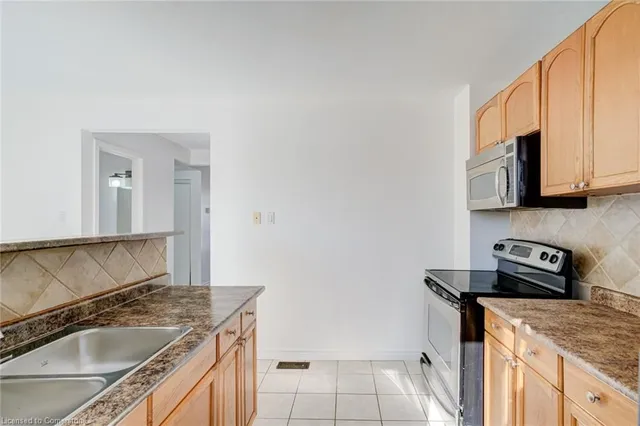 Additional image 16 of 28 Arbutus Cres